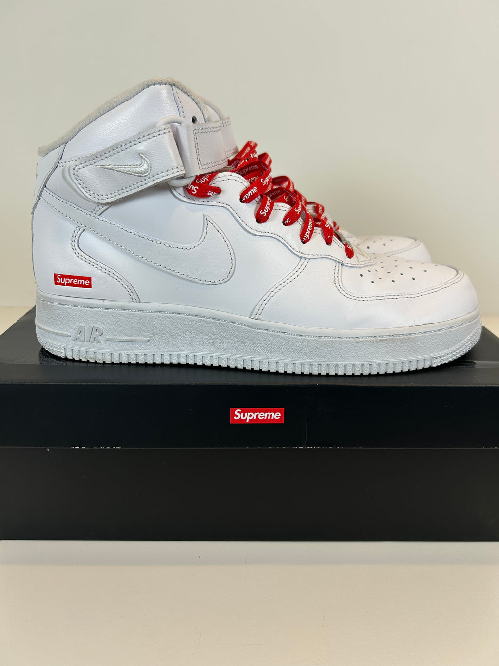 Supreme air forces high top used US 10.5