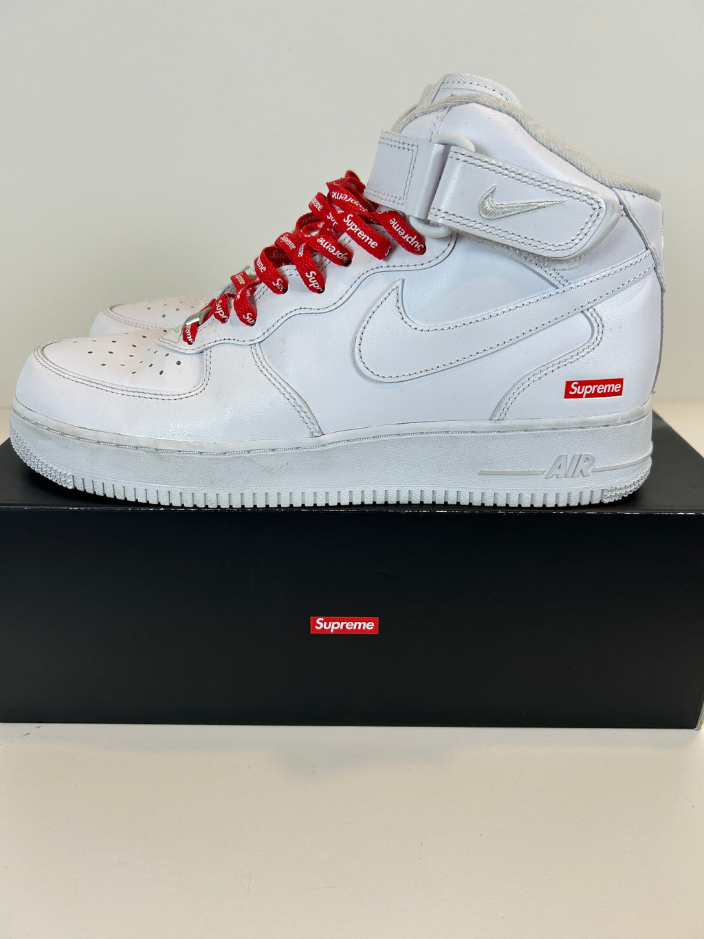 Supreme air forces high top used US 10.5