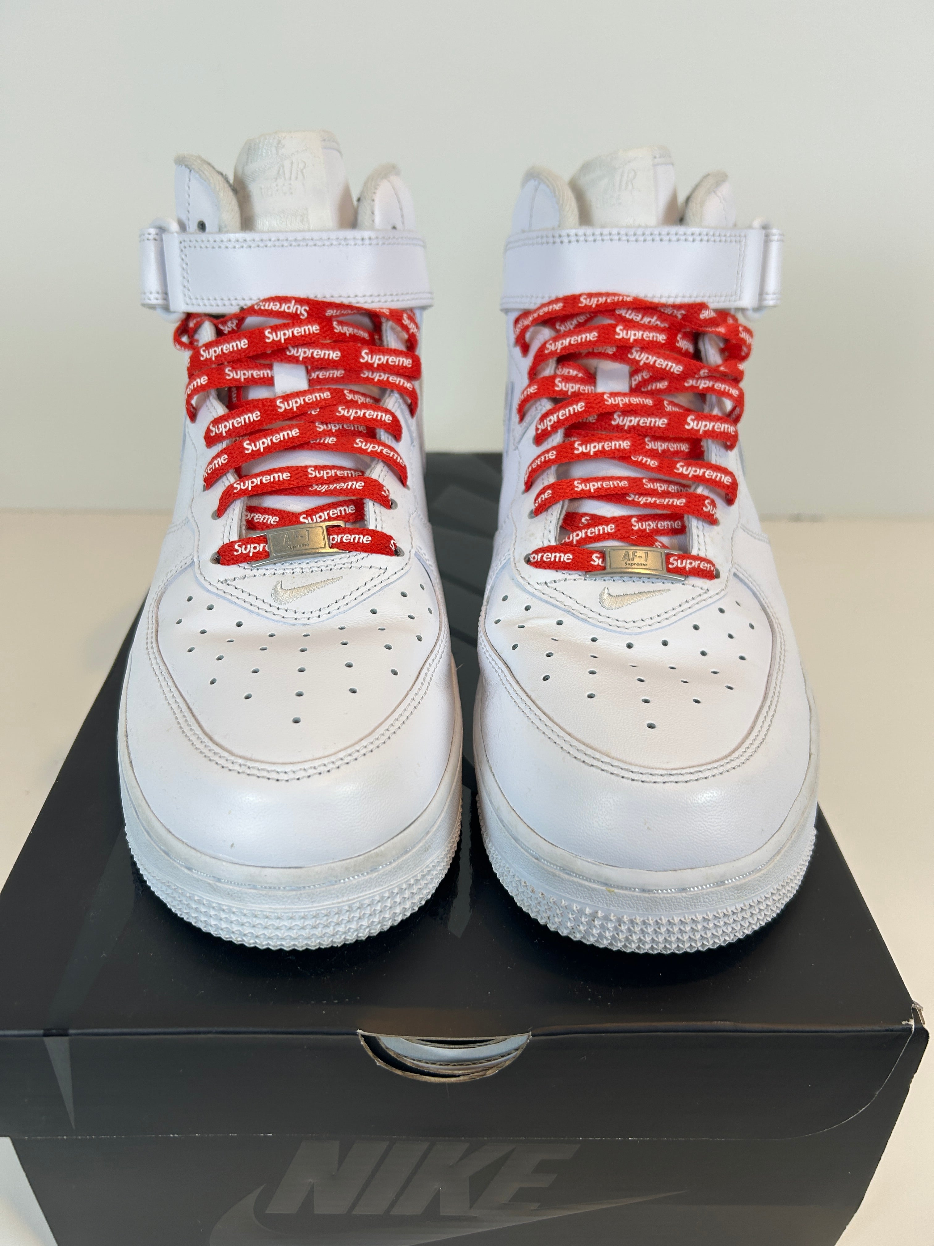 Supreme air forces high top used US 10.5