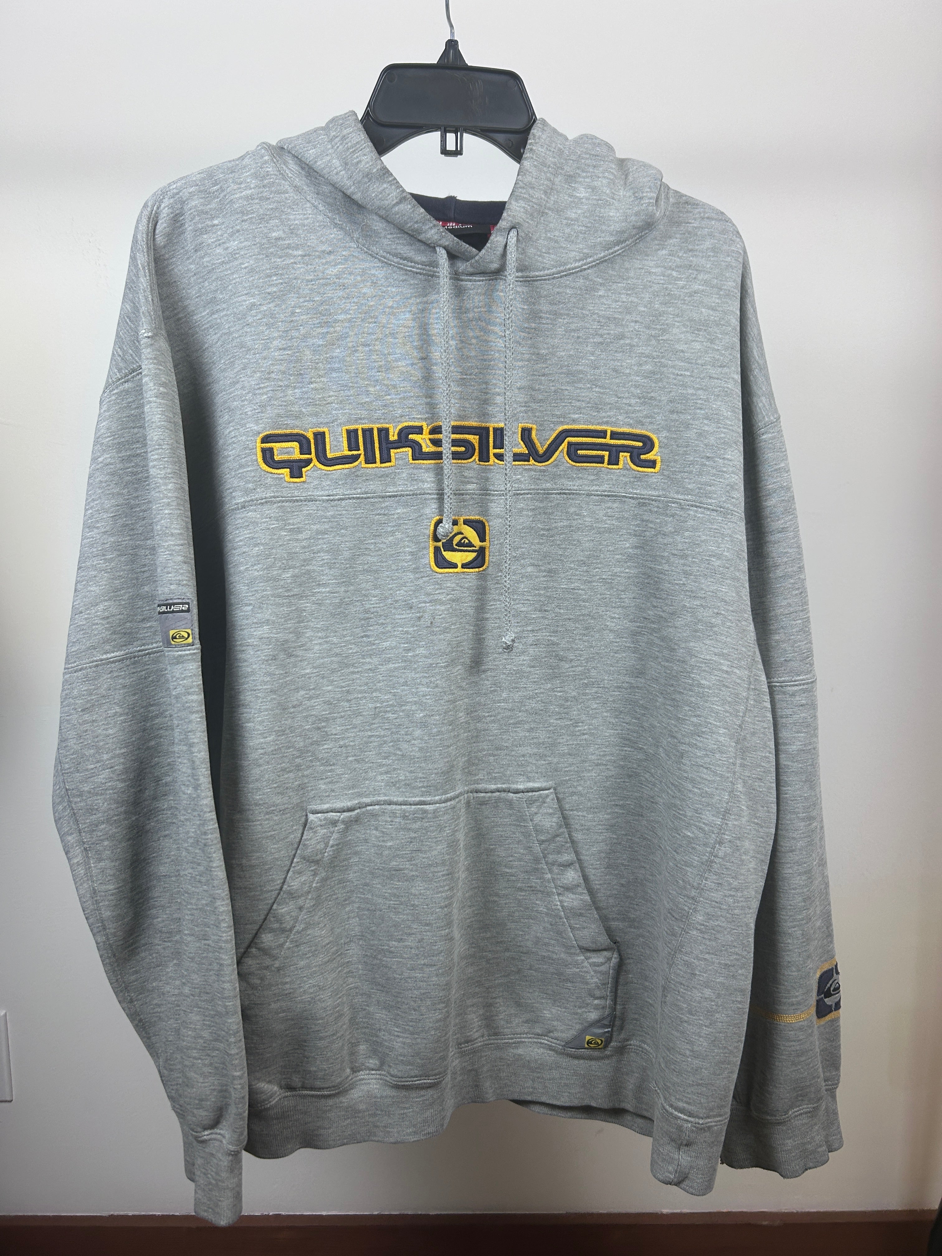 Quicksilver grail hoodie - size large