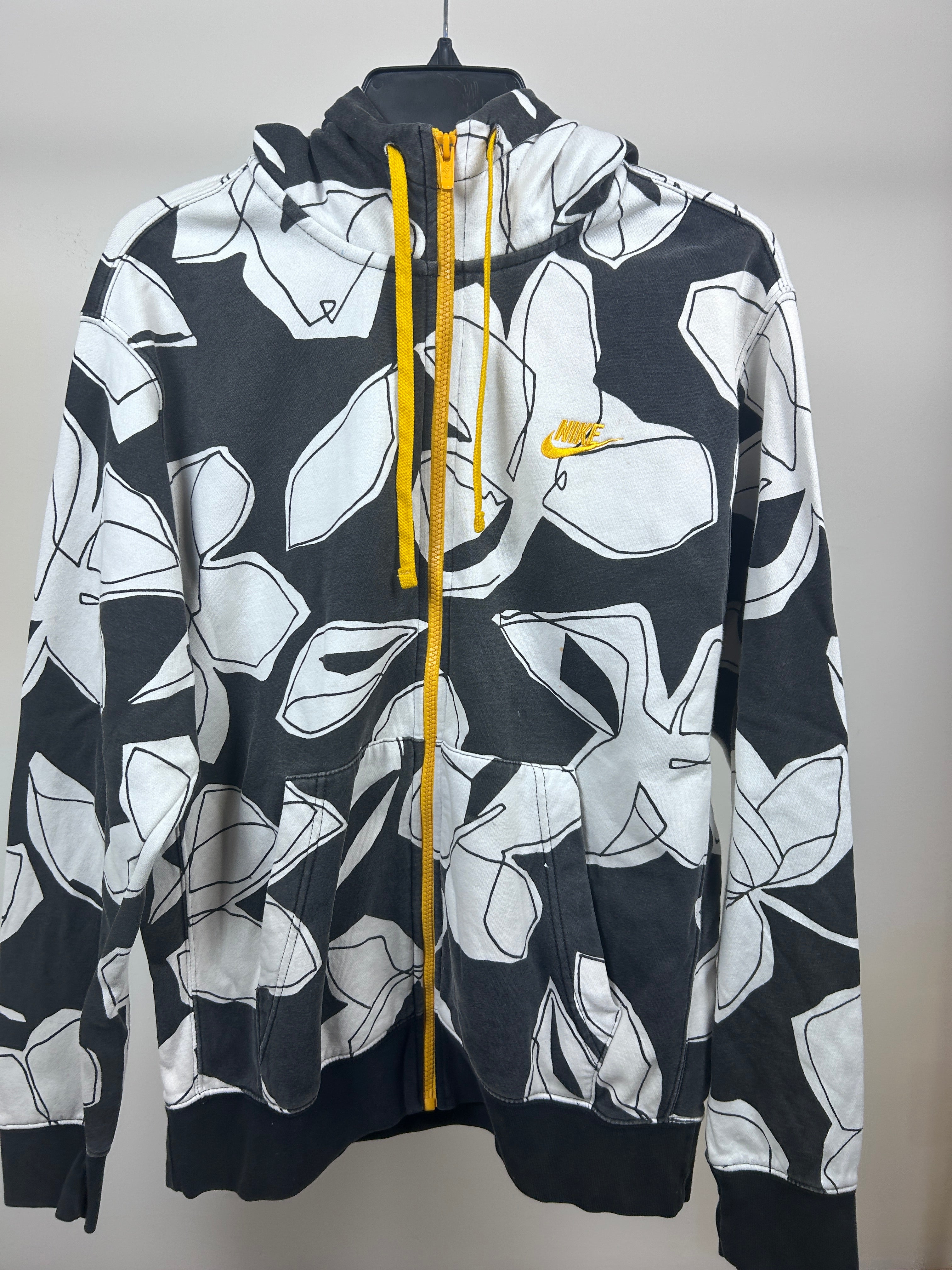 Nike hoodie - size medium