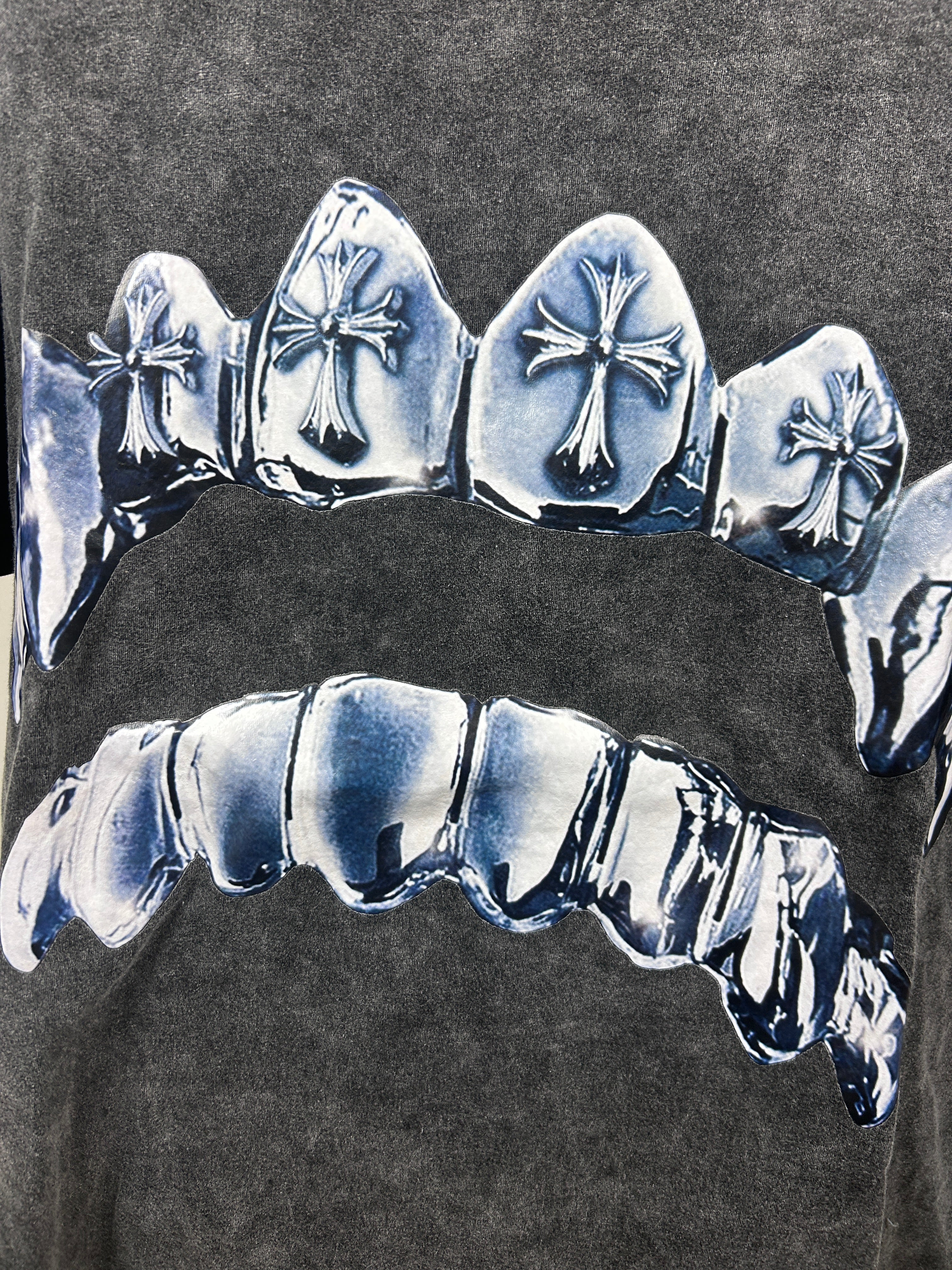 Teeth shirt -size medium grey